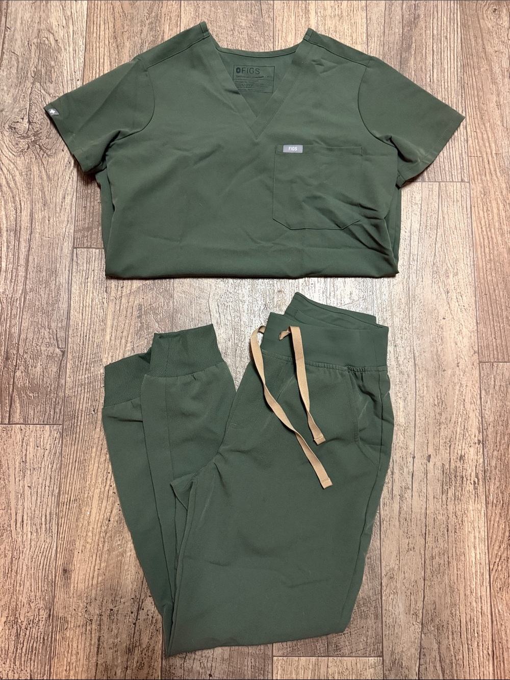 FIGS Two Piece Moss Scrub Top and Joggers Set